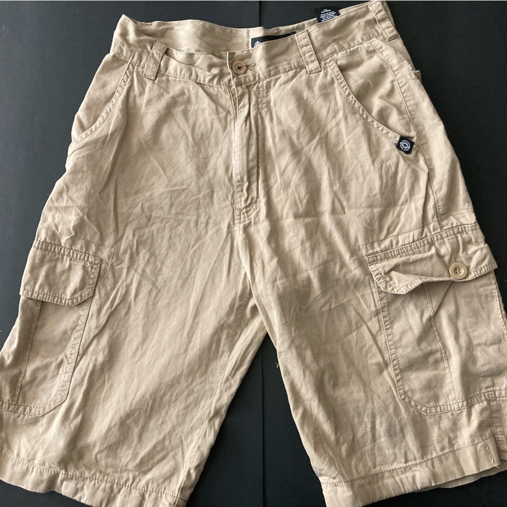 Akademiks Tan Cargo shorts size 30